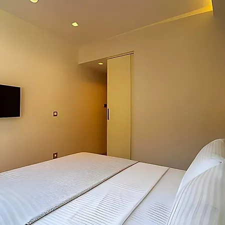 ホテル Rooms365