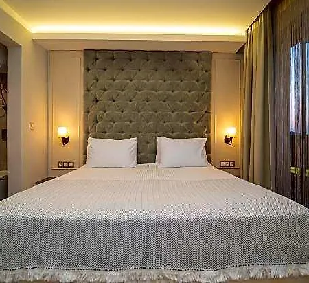 Hotel Rooms365 *