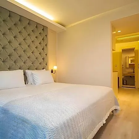Hotel Rooms365 *